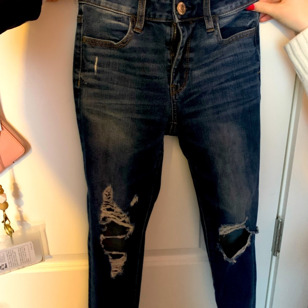 American Eagle size 00 X-Short Dark Wash Ripped Skinny Jeans